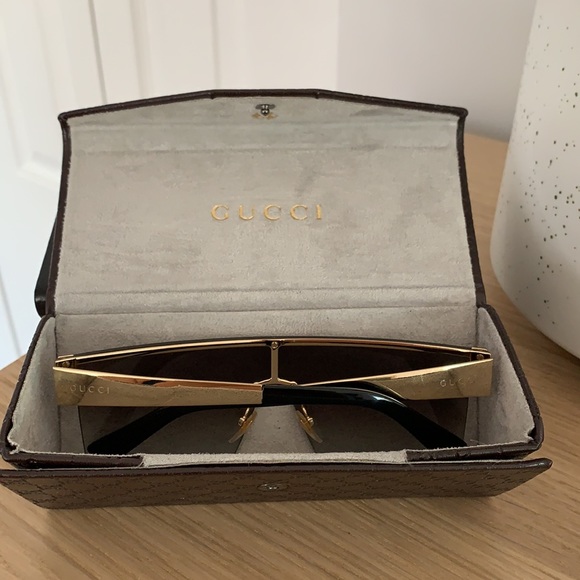 Gucci Sunglasses - Picture 5 of 6